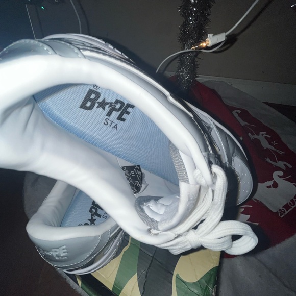 Hi I have Sliver & White Bape Bathing Ape Shoes Size 10 - Picture 5 of 12